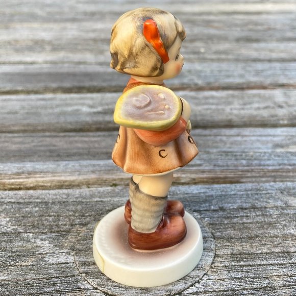 💯 Authentic Goebel Vintage Hummel "A Sweet Offering" Figurine #144-Hummel Club - Picture 5 of 11